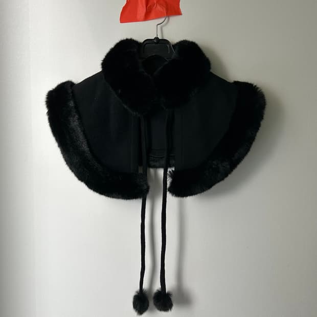 퍼 트리밍 넥 케이프 넥워머