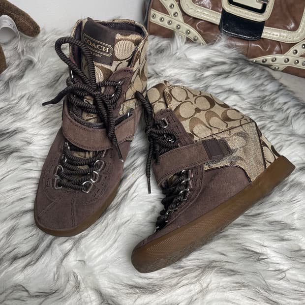 Coach 코치 웨지힐