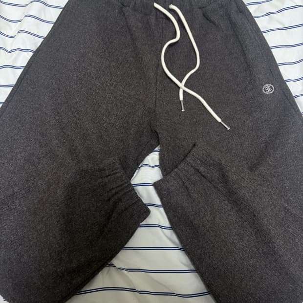 시엔느 심볼 니트 조거 브라운