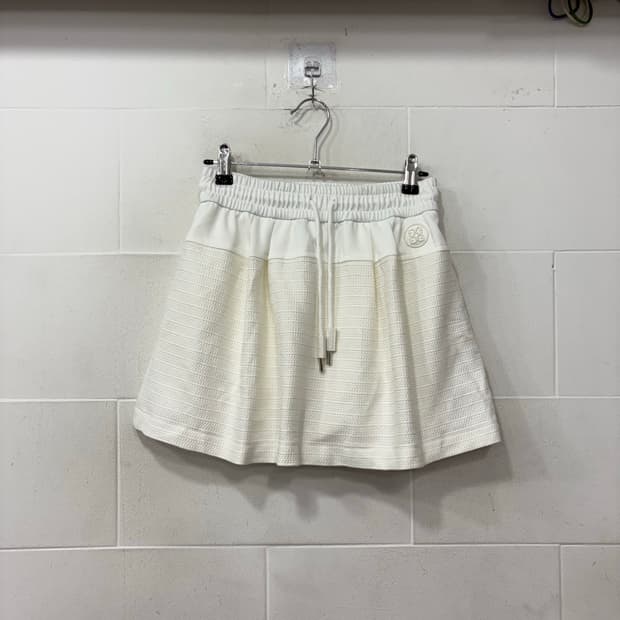 지아이디엘 화이트 미니스커트