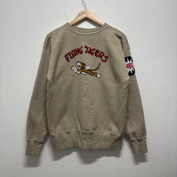 리얼맥코이 플라잉 타이거즈 맨투맨