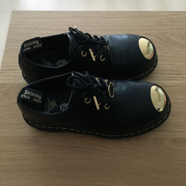 베이프 x 닥터마틴 콜라보 금장스틸토 38사이즈 