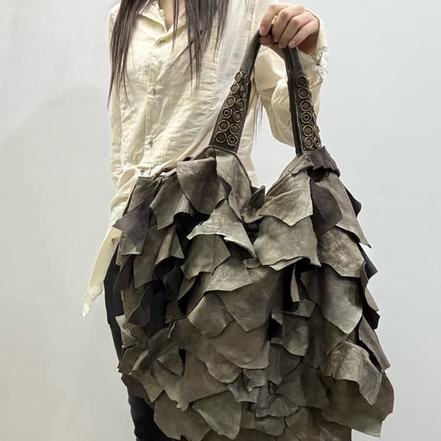 리얼레더 디테일 숄더백