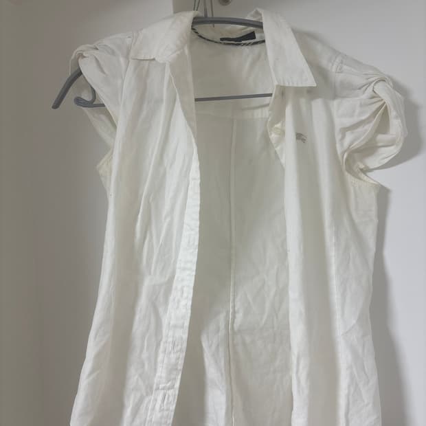 버버리 꼬임 셔츠