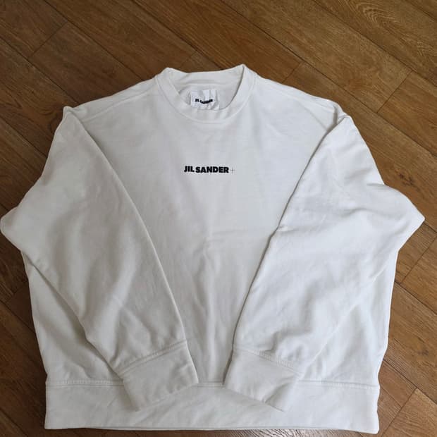 질샌더 로고 화이트 맨투맨