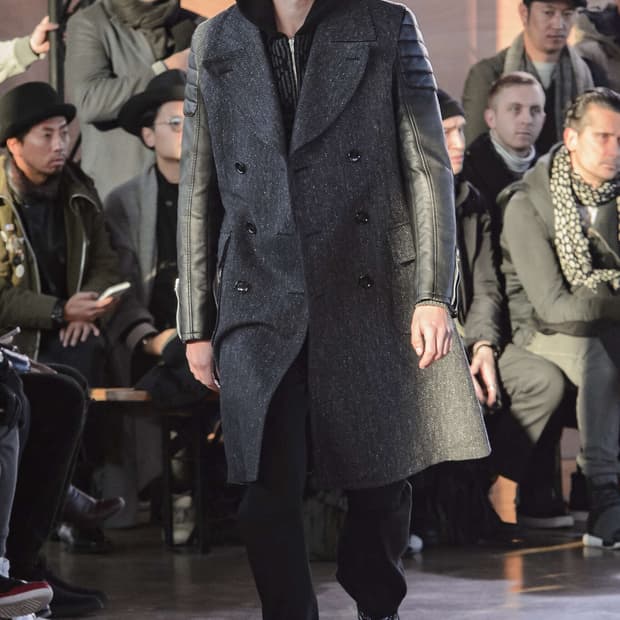 준야 와타나베 맨 17FW 런웨이 암레더 패치 더블 코트