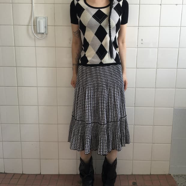 Argyle pattern knit