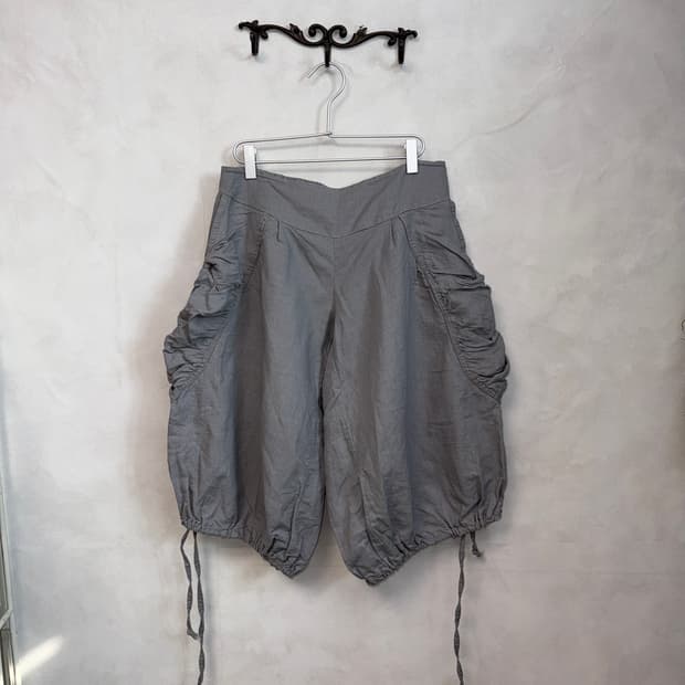 Gray shirring pocket balloon bermuda
