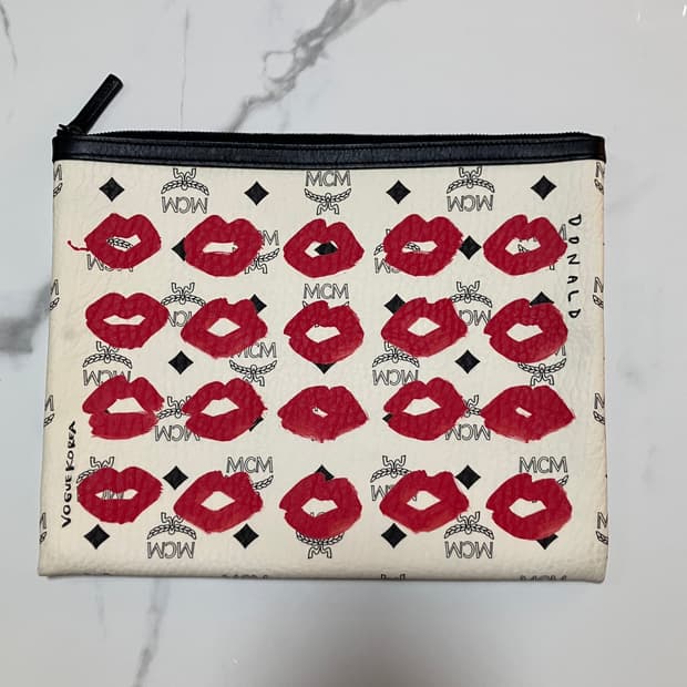 MCM x Vogue 한정판 가죽 클러치 백 파우치