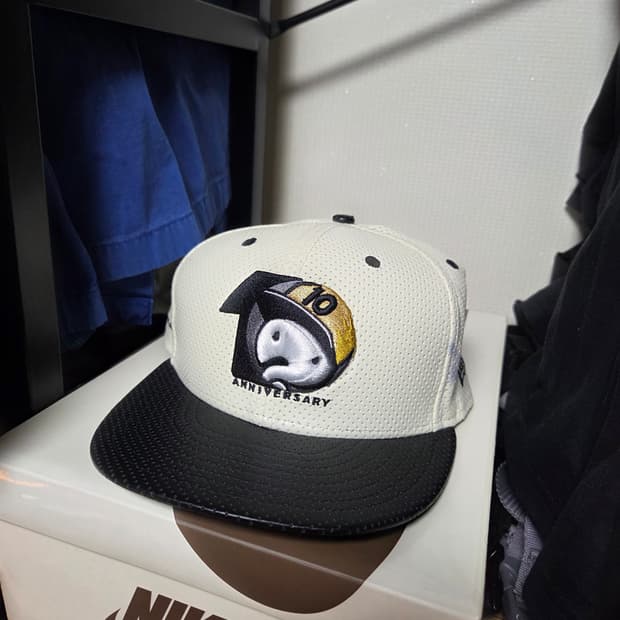 [ML] 뉴에라 무한도전 400회 한정판 인조가죽 스냅백 네이비 M-L