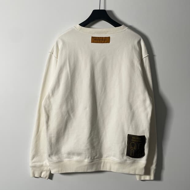 루이비통 스테이플스 버질아블로 라운드 맨투맨 (on.203)  