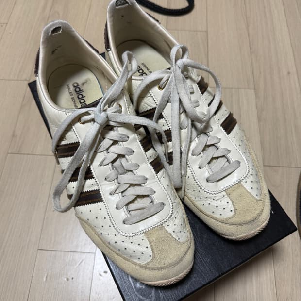 아디다스 웨일즈보너 300