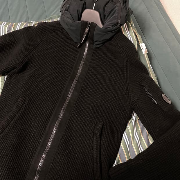 CP컴퍼니 후드 니트 집업 105 판매