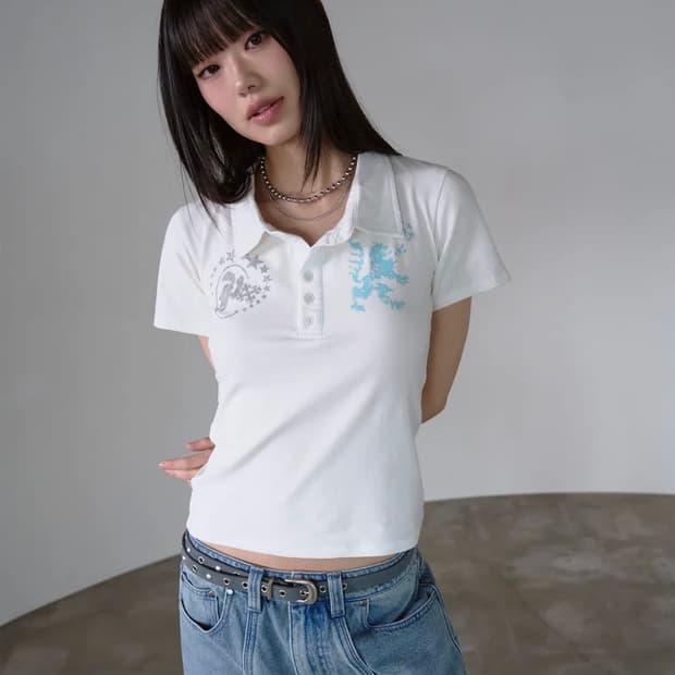 프렌다 LOGO EMBLEM PIQUE POLO SHIRT WHITE