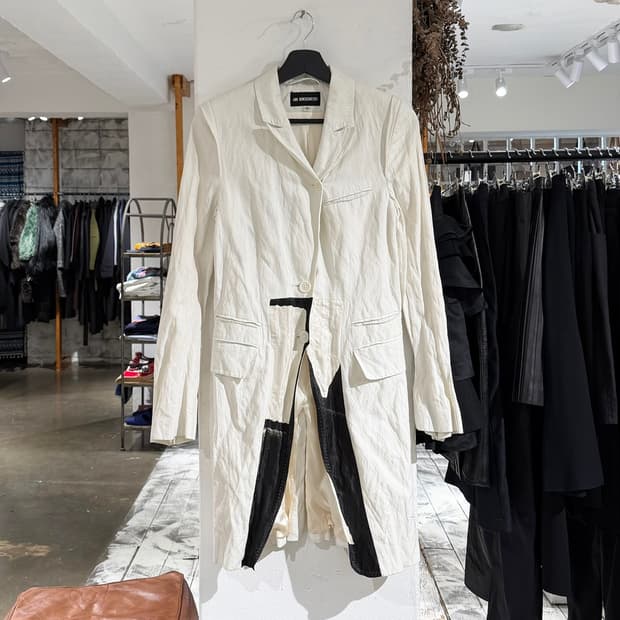 앤드뮐미스터 화이트 아카이브 아티저널 코트