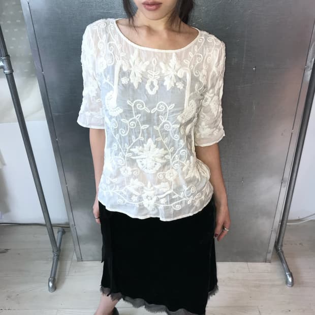 ⊹ Zara Embroidered Tee