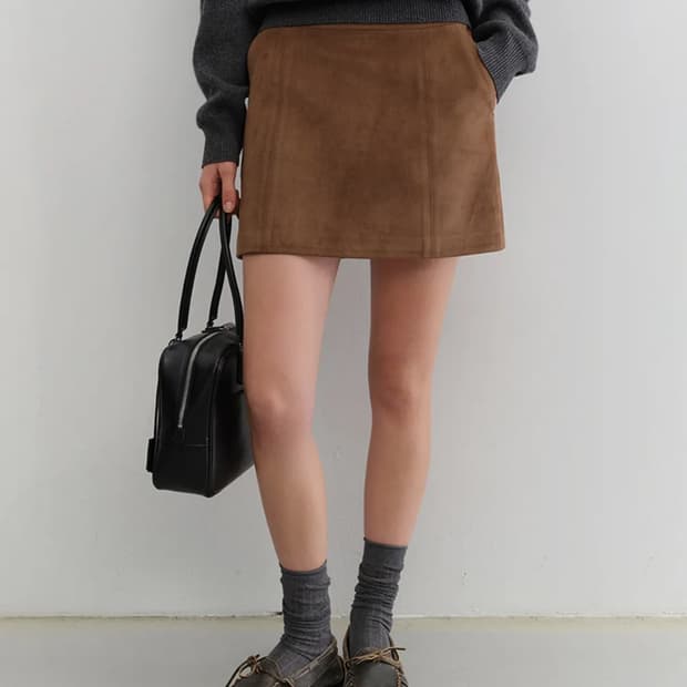 던스트 ALTER-SUEDE MINI SKIRT 스웨이드 스커트 카멜색