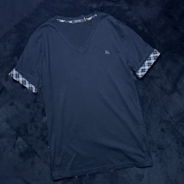 일본빈티지 Burberry Black Label 노바 체크 브이넥 티셔츠