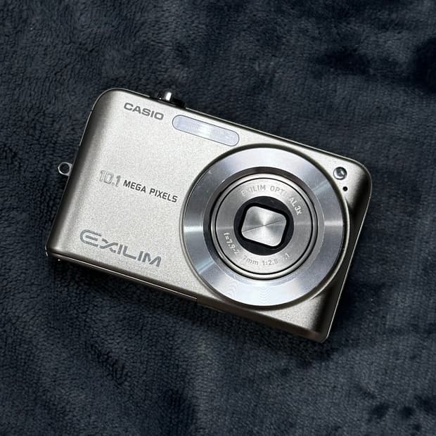 카시오 엑슬림 z1050 디카 골드