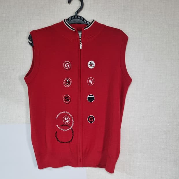 먼싱웨어 민소매 자켓