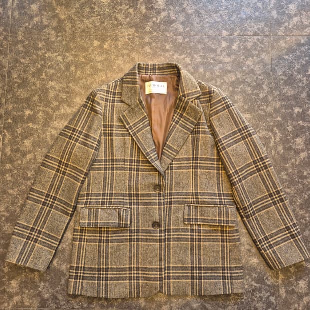 FLYMODEL의 체크 모직 자켓입니다