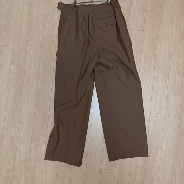 르메르  벨티드 슬랙스