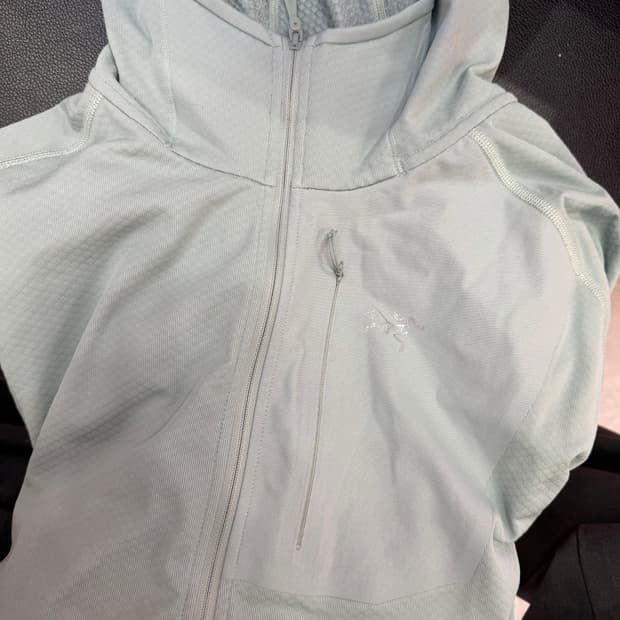 아크테릭스 델타 후디 XL 사이즈  오염 아예없는   상태 9.8/10 