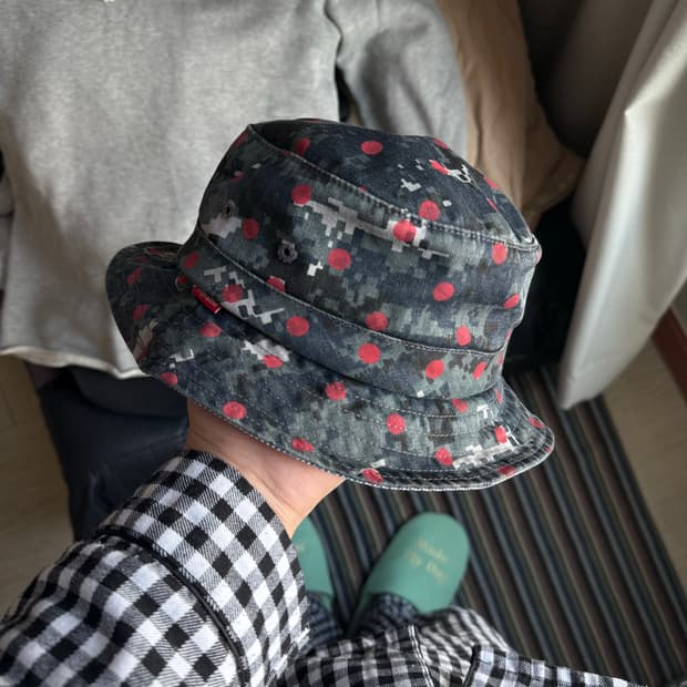 슈프림 꼼데가르송 도트 버킷햇