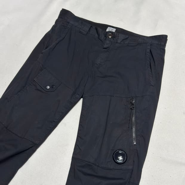 84 C.P 컴퍼니 렌즈 조거 팬츠