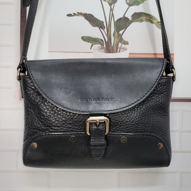 버버리 레더 가죽 크로스백 숄더백 남여공용 가능