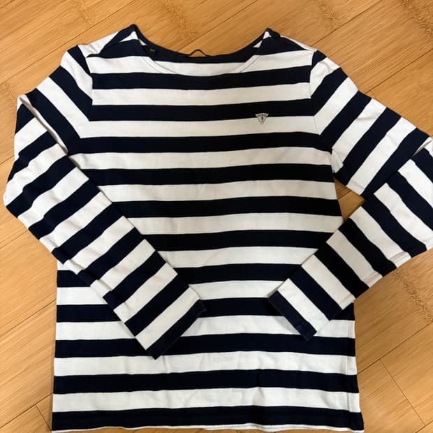 게스티셔츠guess티셔츠스트라이프티셔츠단가라티긴팔티스트라이프긴팔티셔츠