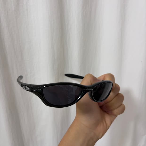 오클리 페이트 fate (2002)