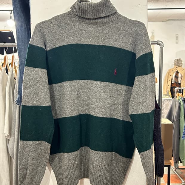 폴로 목니트