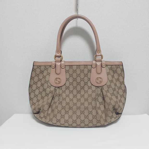 구찌 스칼렛 스터드 핑크 토트백 (정품)
