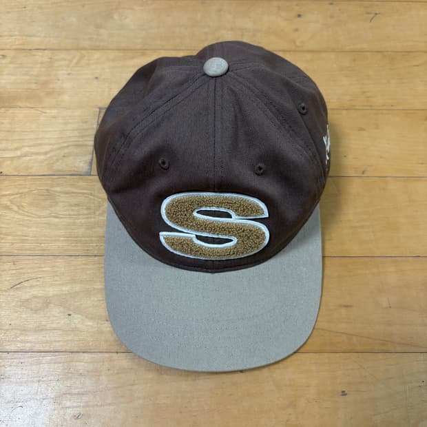 스투시 셔닐 s 로우 캡 브라운