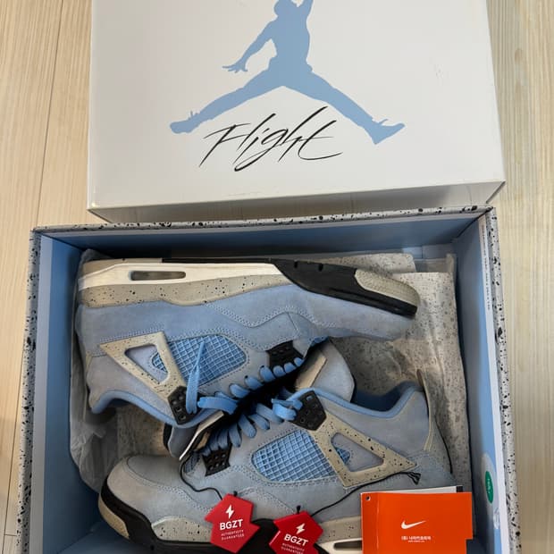 나이키 에어 조던 4 UNC 블루 295mm