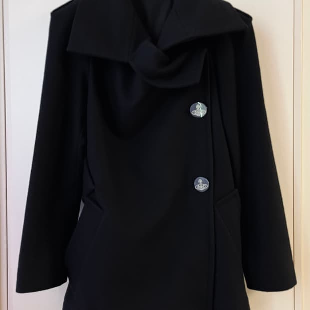 비비안웨스트우드 레드라벨 코트