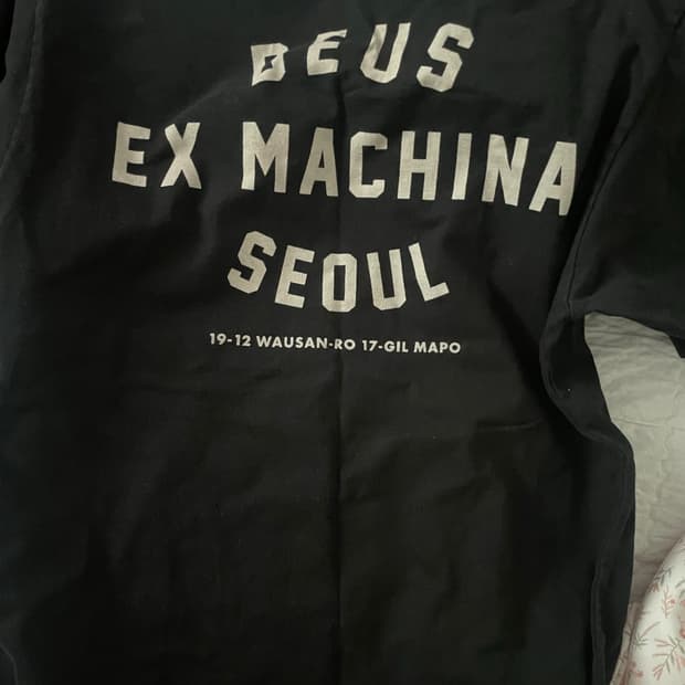 데우스 엑스 마키나 서울 컬리지 반팔 티셔츠 블랙 M