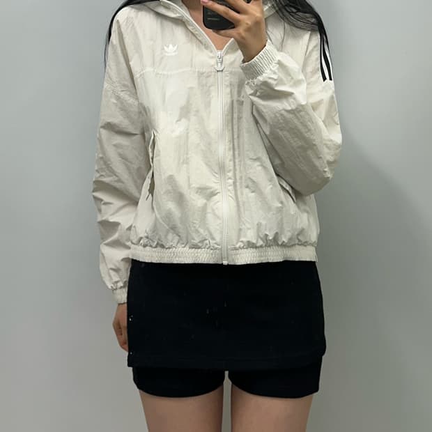 아디다스 화이트 우븐 바람막이