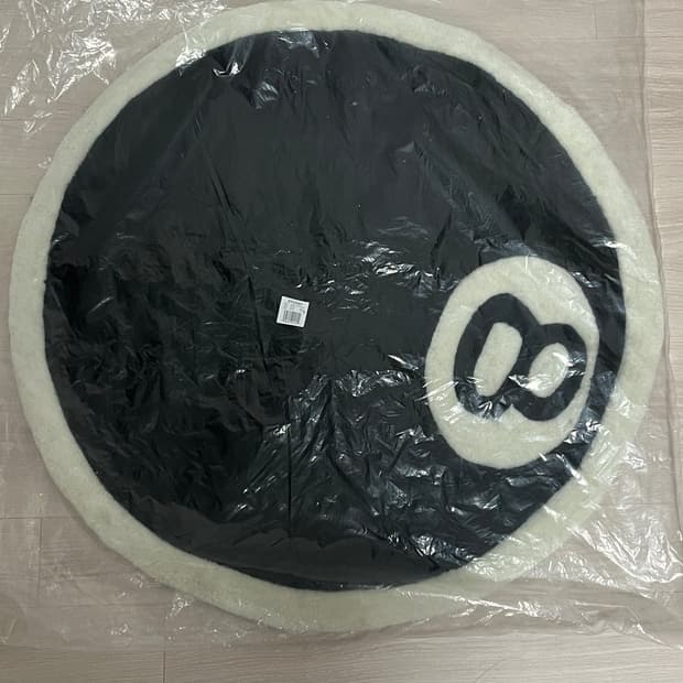 스투시 에잇볼 러그