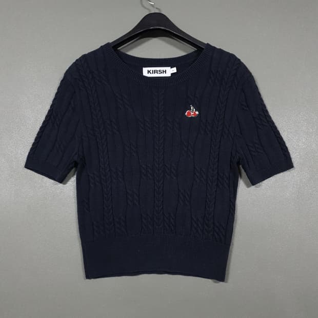 키르시 신형 22ss 스몰 체리 케이블 크롭 숏 슬리브 니트 반팔 네이비