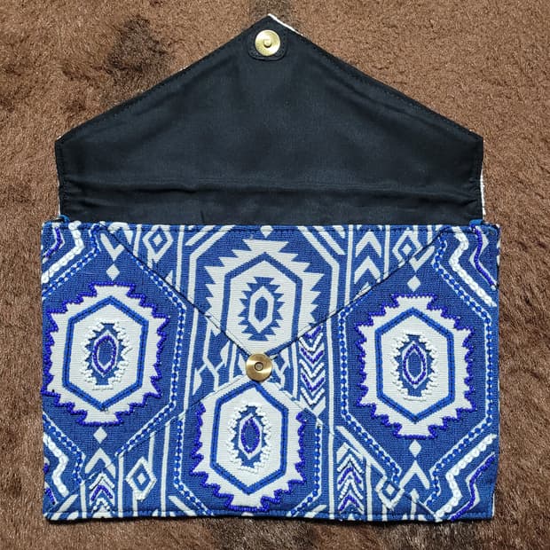 아즈텍 문양 비즈 클러치백 