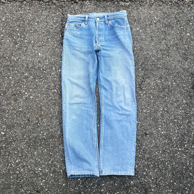 90년대에 미국에서 생산된 리바이스 501 데님 