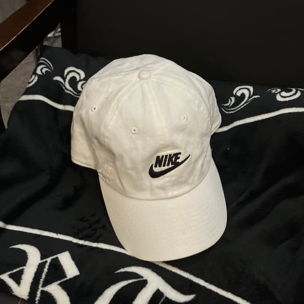 나이키 심플 로고 볼캡 화이트 #csz2928