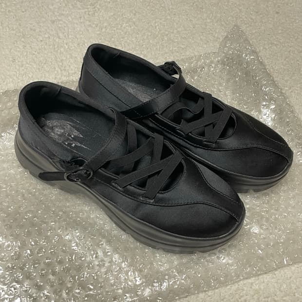 자라 새틴 스트랩 스포티 발레리나 플랫