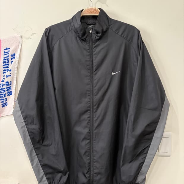 245. 나이키 바람막이