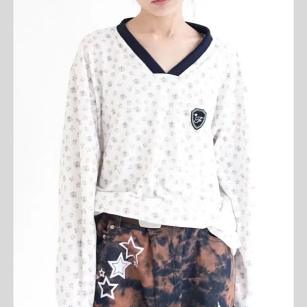 샵페어리 브이넥 플라워 셔츠 아이보리