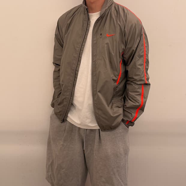 나이키 스우시 바람막이