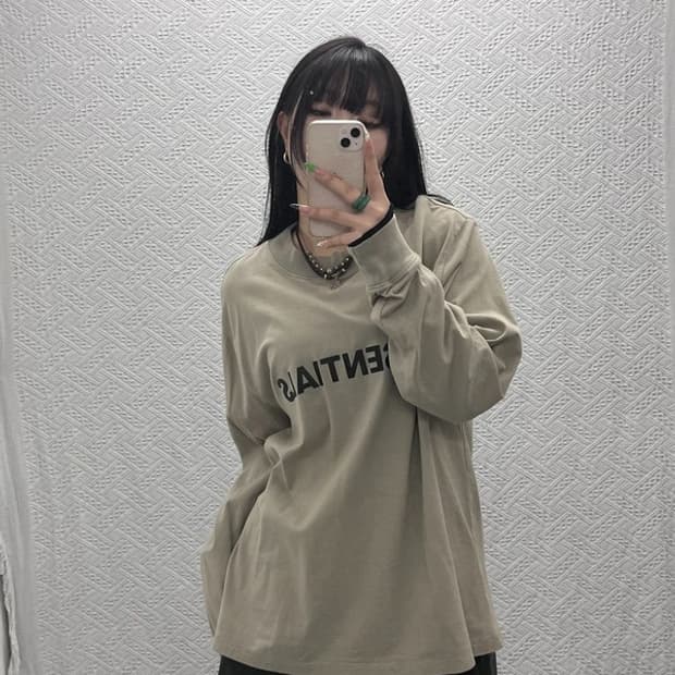 피어 오브 갓 에센셜 캐주얼 스펠로고 롱슬리브 긴팔티 S C09010