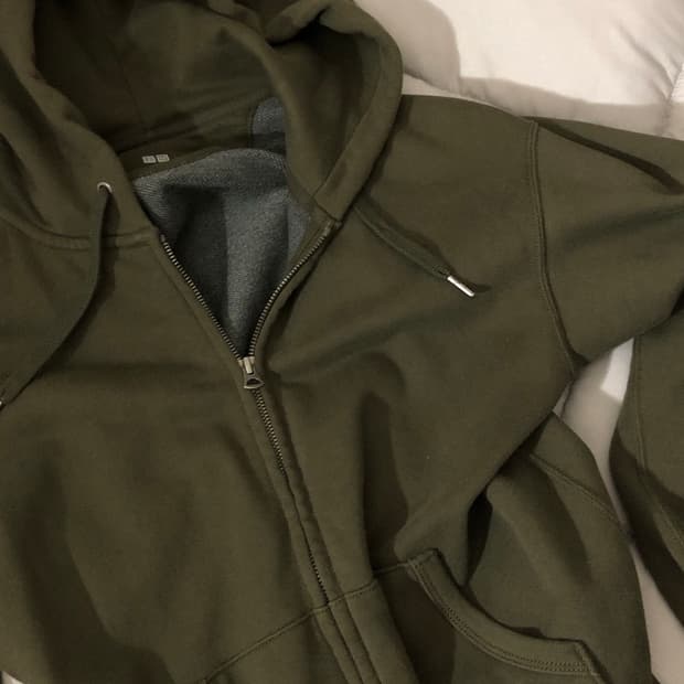 유니클로 후드집업 카키